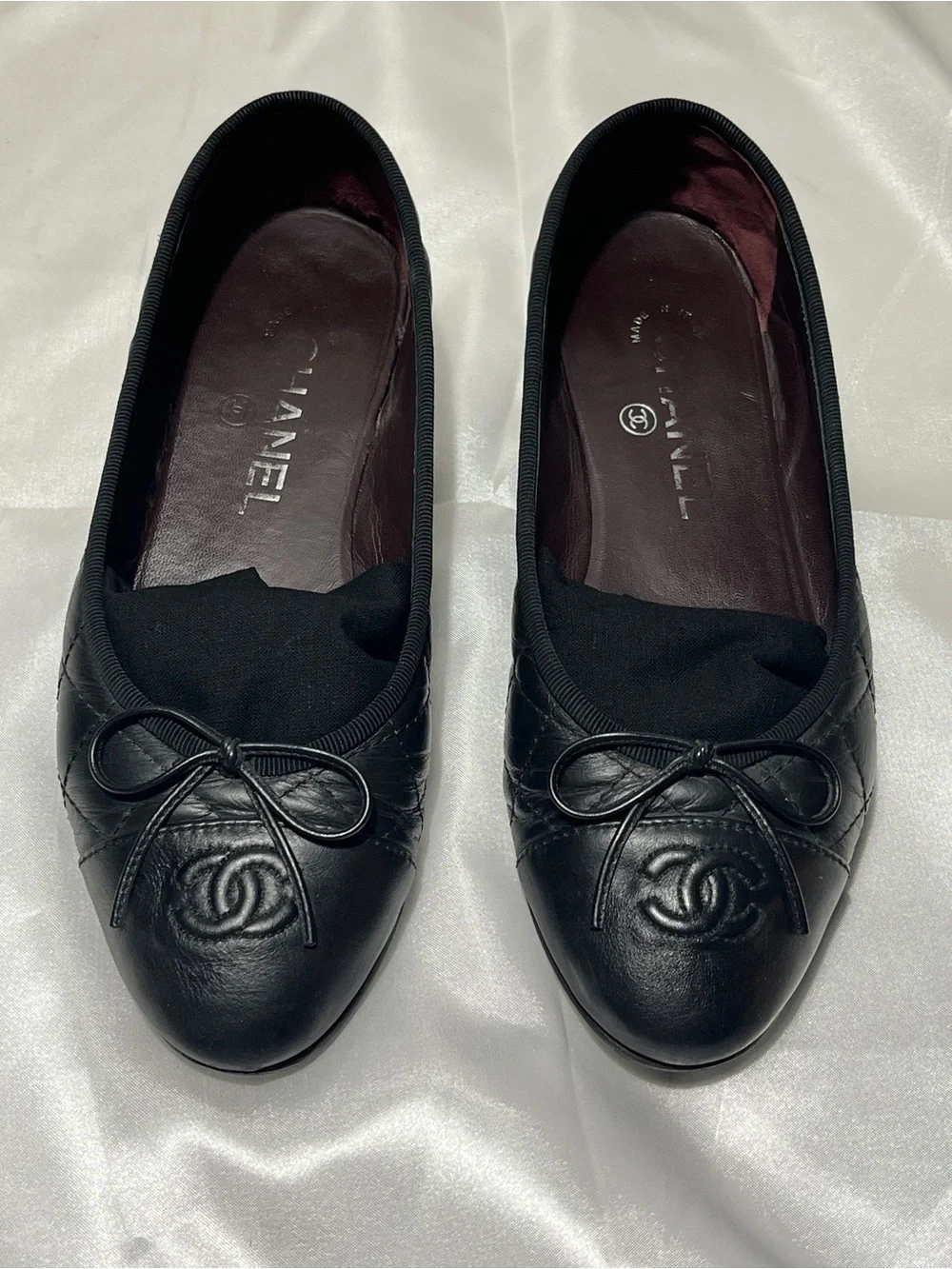 CHANEL Black Quilted Leather CC Logo Ballet Flats